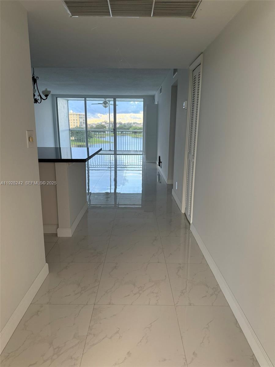 NO 49 PALM-AIRE COUNTRY C - Residential Lease