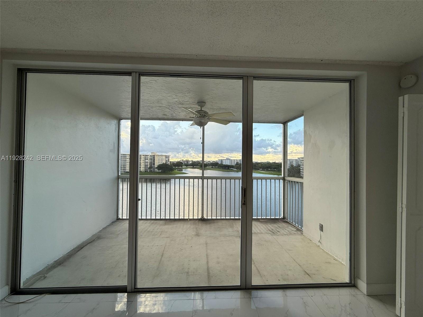 NO 49 PALM-AIRE COUNTRY C - Residential Lease