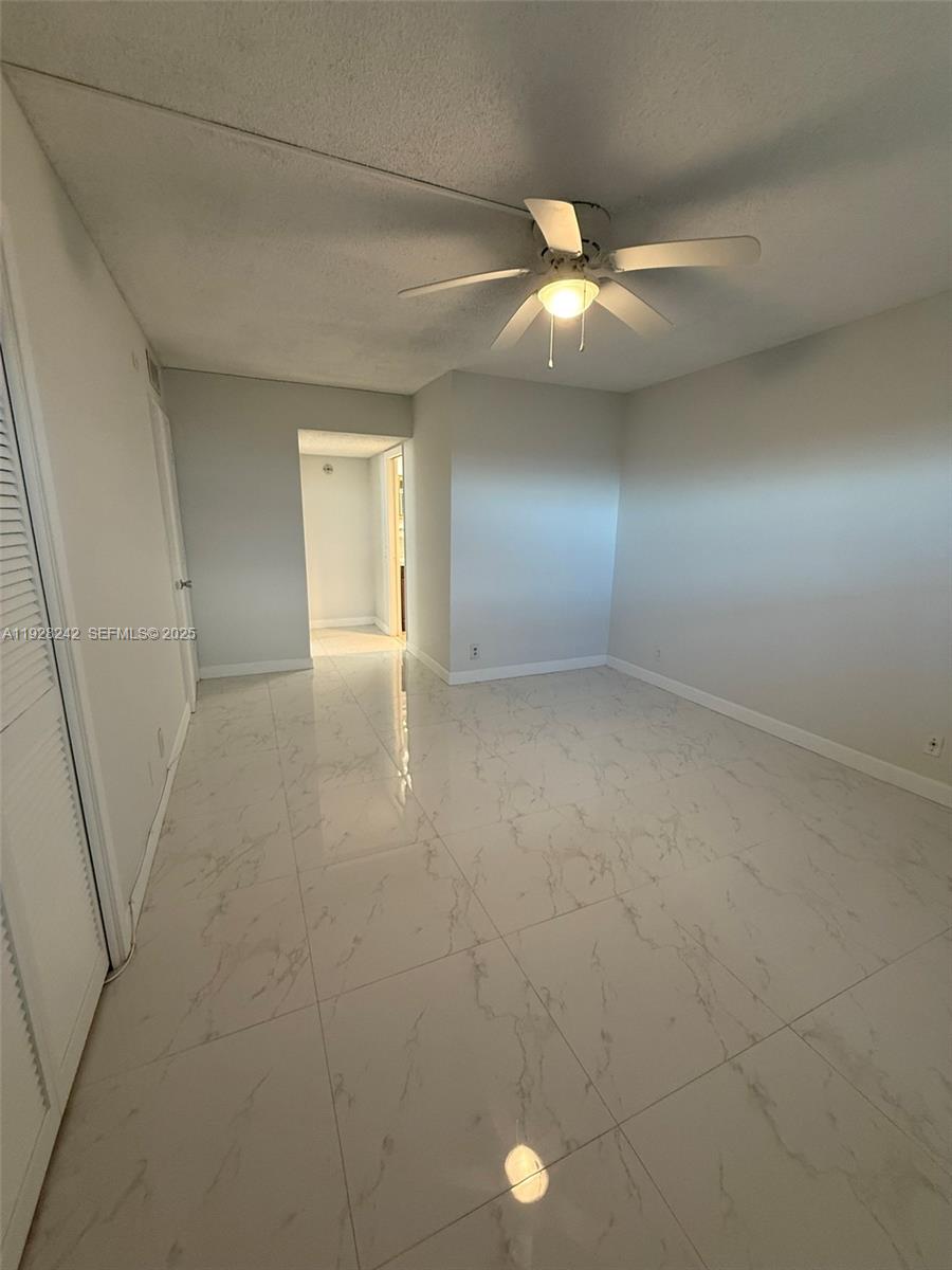 NO 49 PALM-AIRE COUNTRY C - Residential Lease