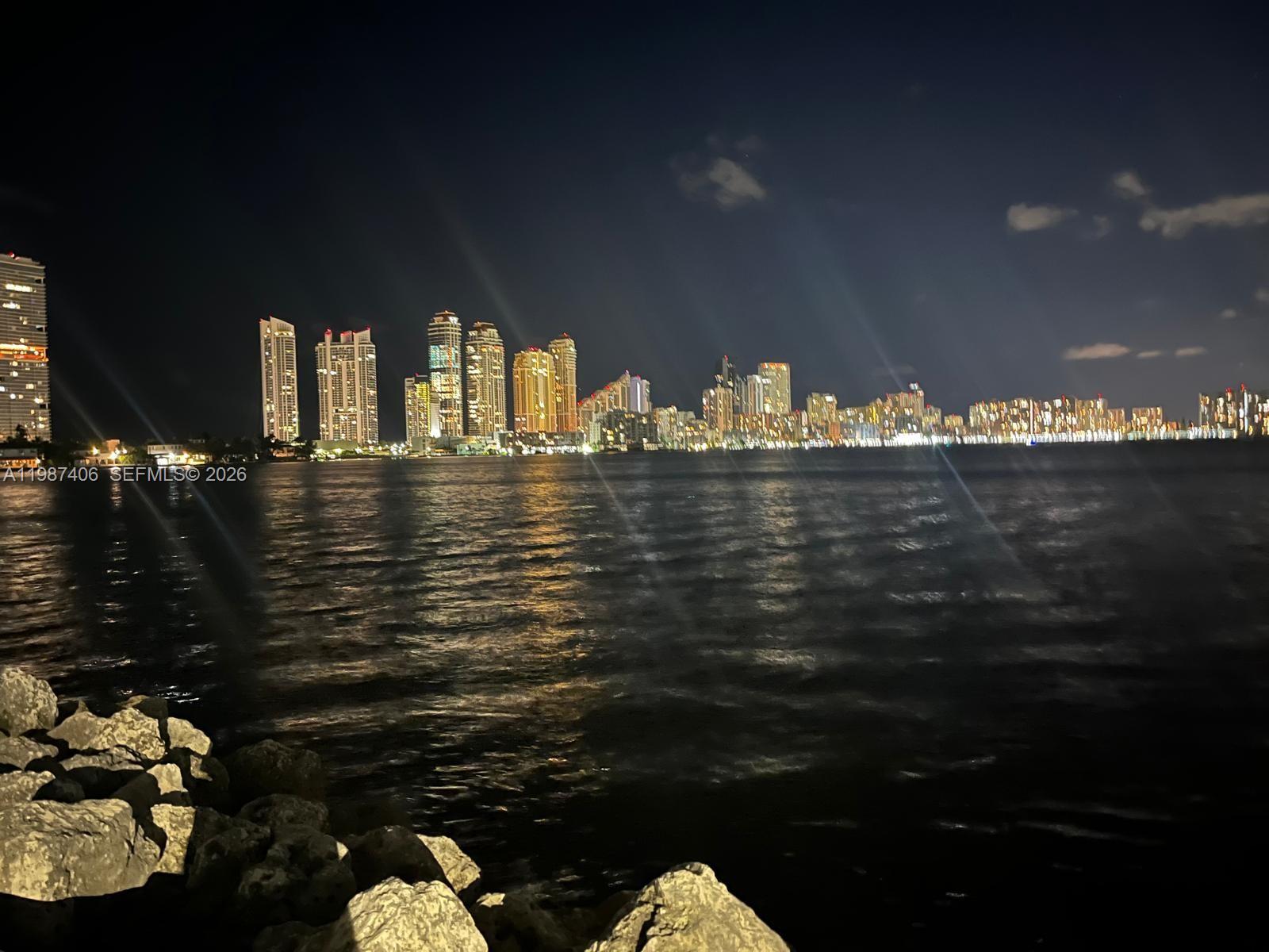 MYSTIC POINTE TOWER 500 C - Residential