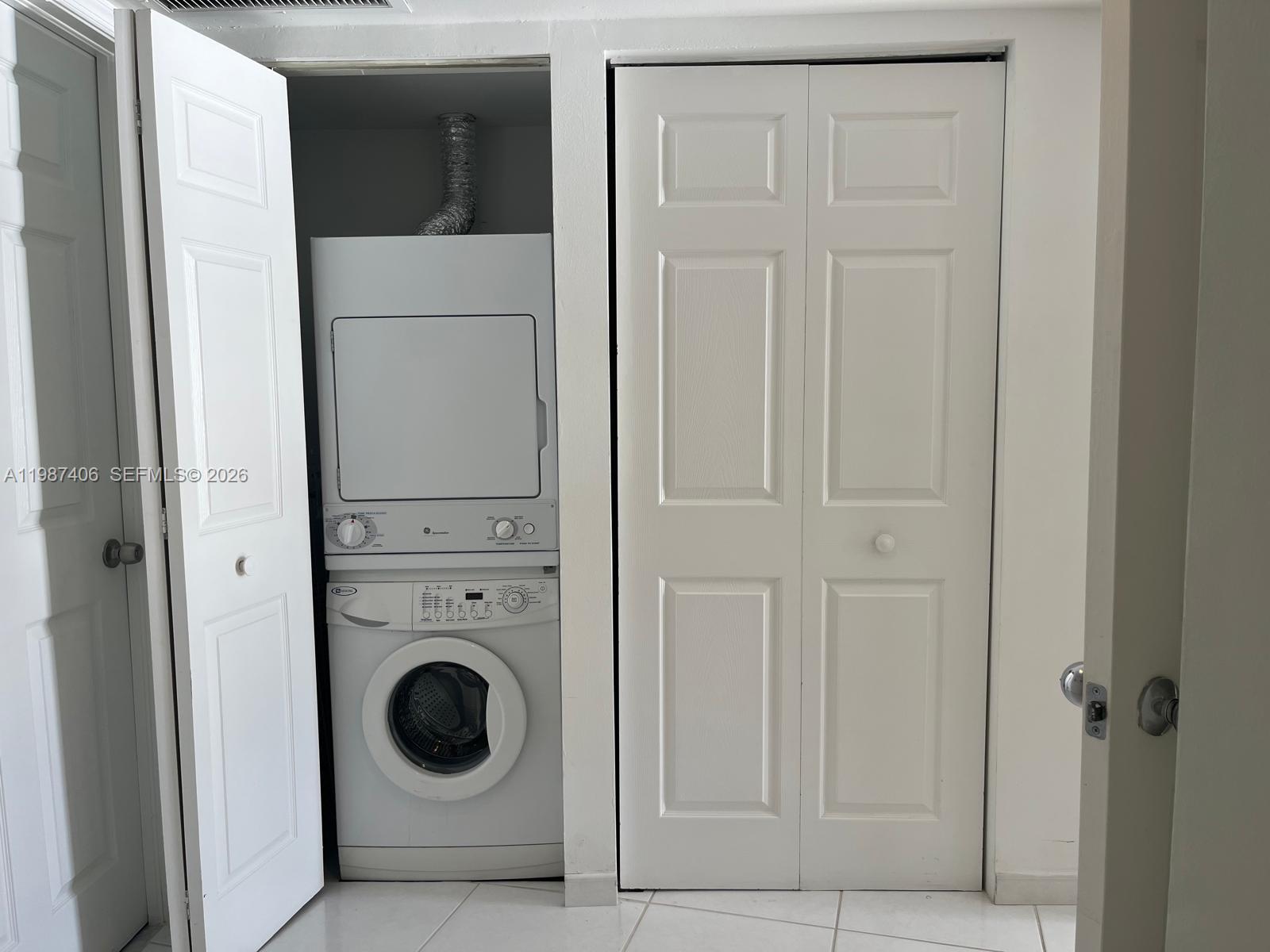 MYSTIC POINTE TOWER 500 C - Residential