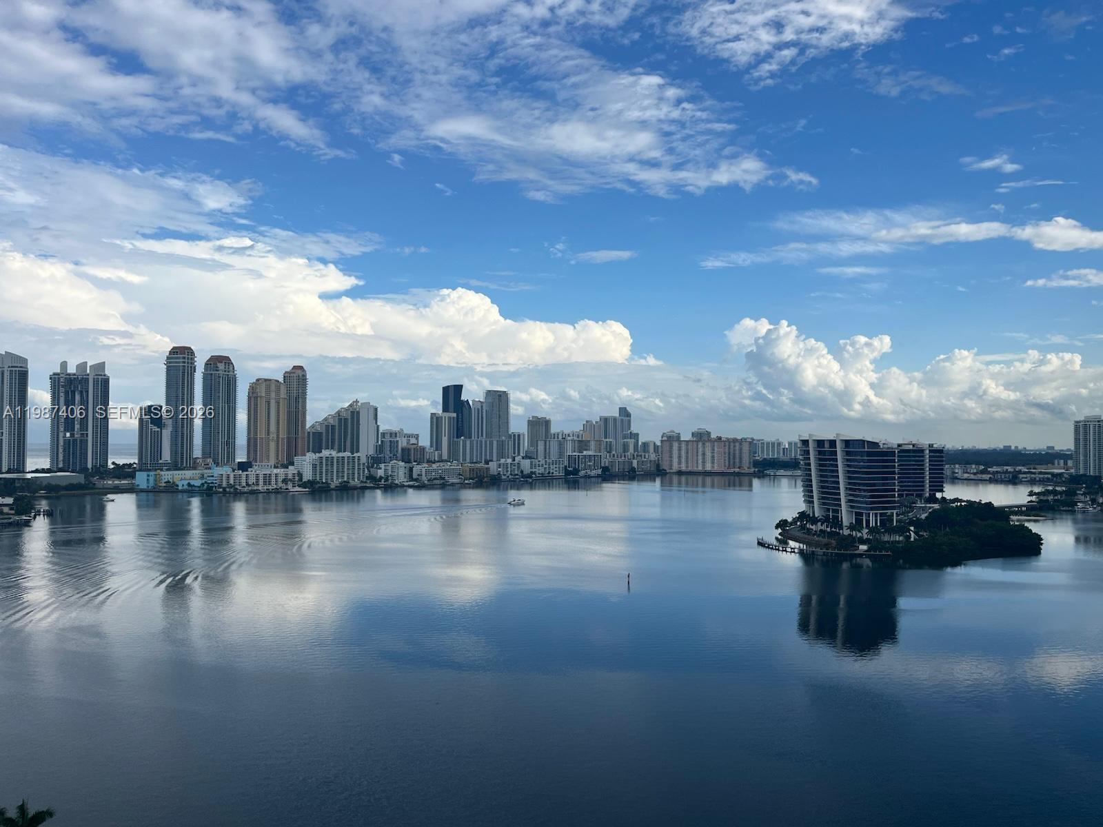 MYSTIC POINTE TOWER 500 C - Residential