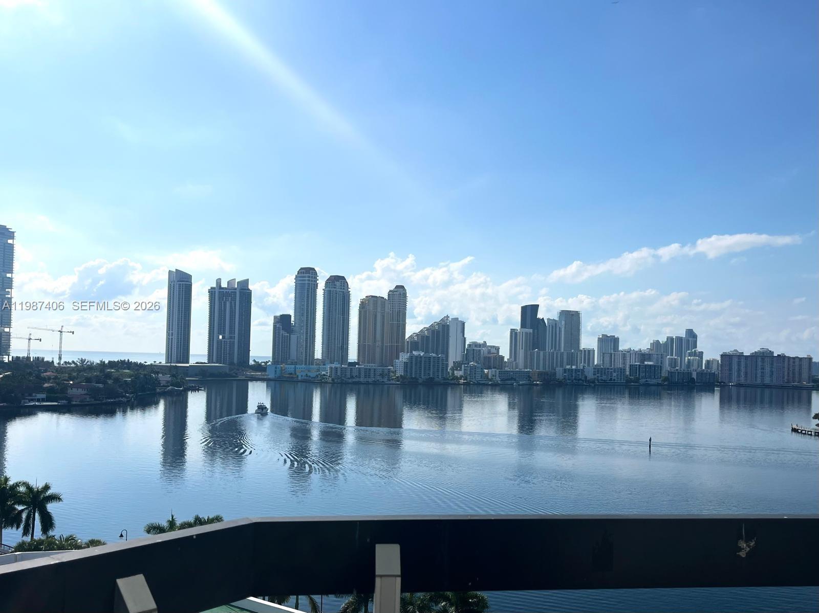 MYSTIC POINTE TOWER 500 C - Residential