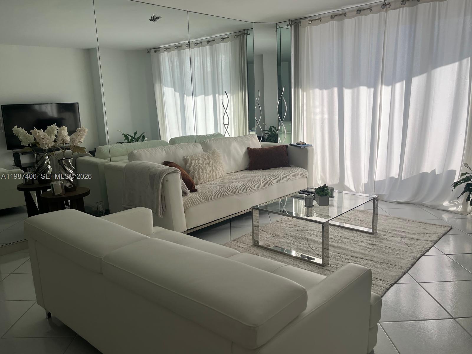 MYSTIC POINTE TOWER 500 C - Residential