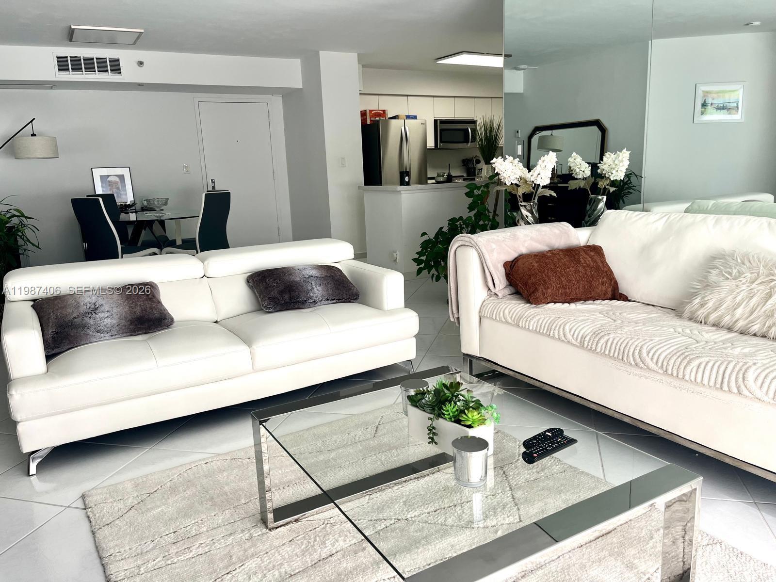 MYSTIC POINTE TOWER 500 C - Residential