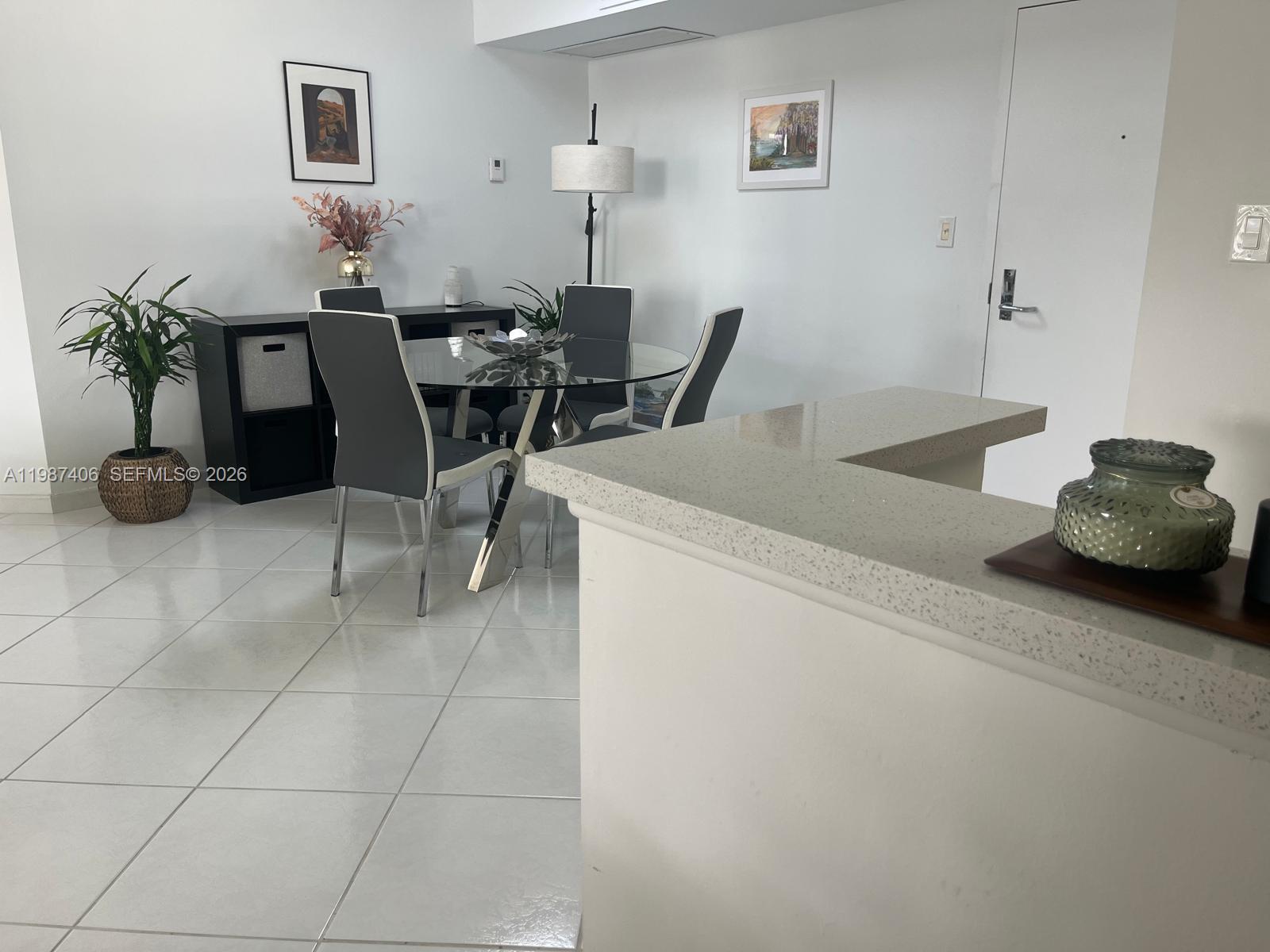 MYSTIC POINTE TOWER 500 C - Residential