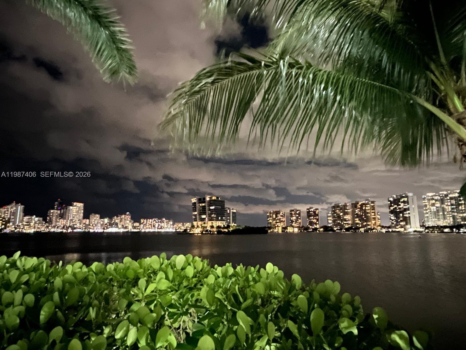 MYSTIC POINTE TOWER 500 C - Residential