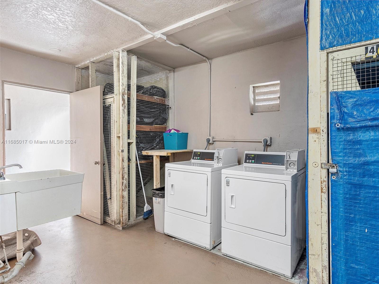 ARROWHEAD CONDO NO VIII - Residential