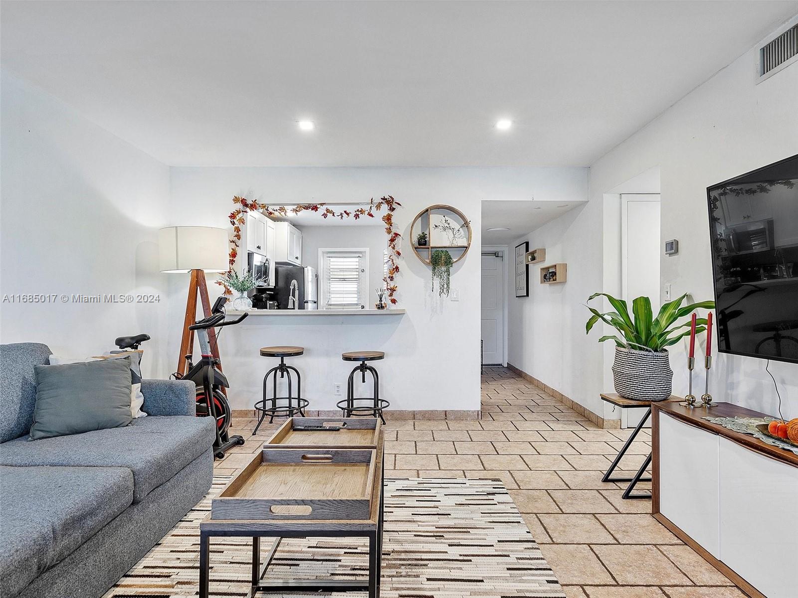 ARROWHEAD CONDO NO VIII - Residential