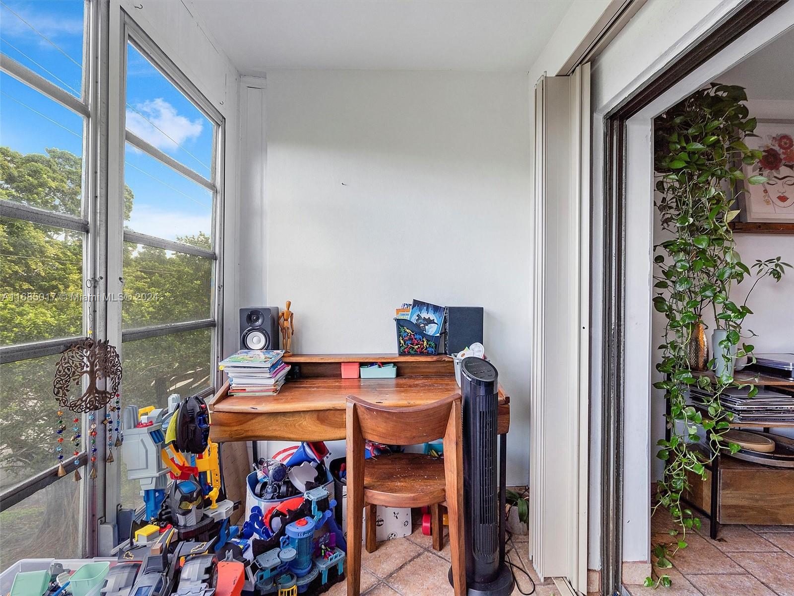 ARROWHEAD CONDO NO VIII - Residential