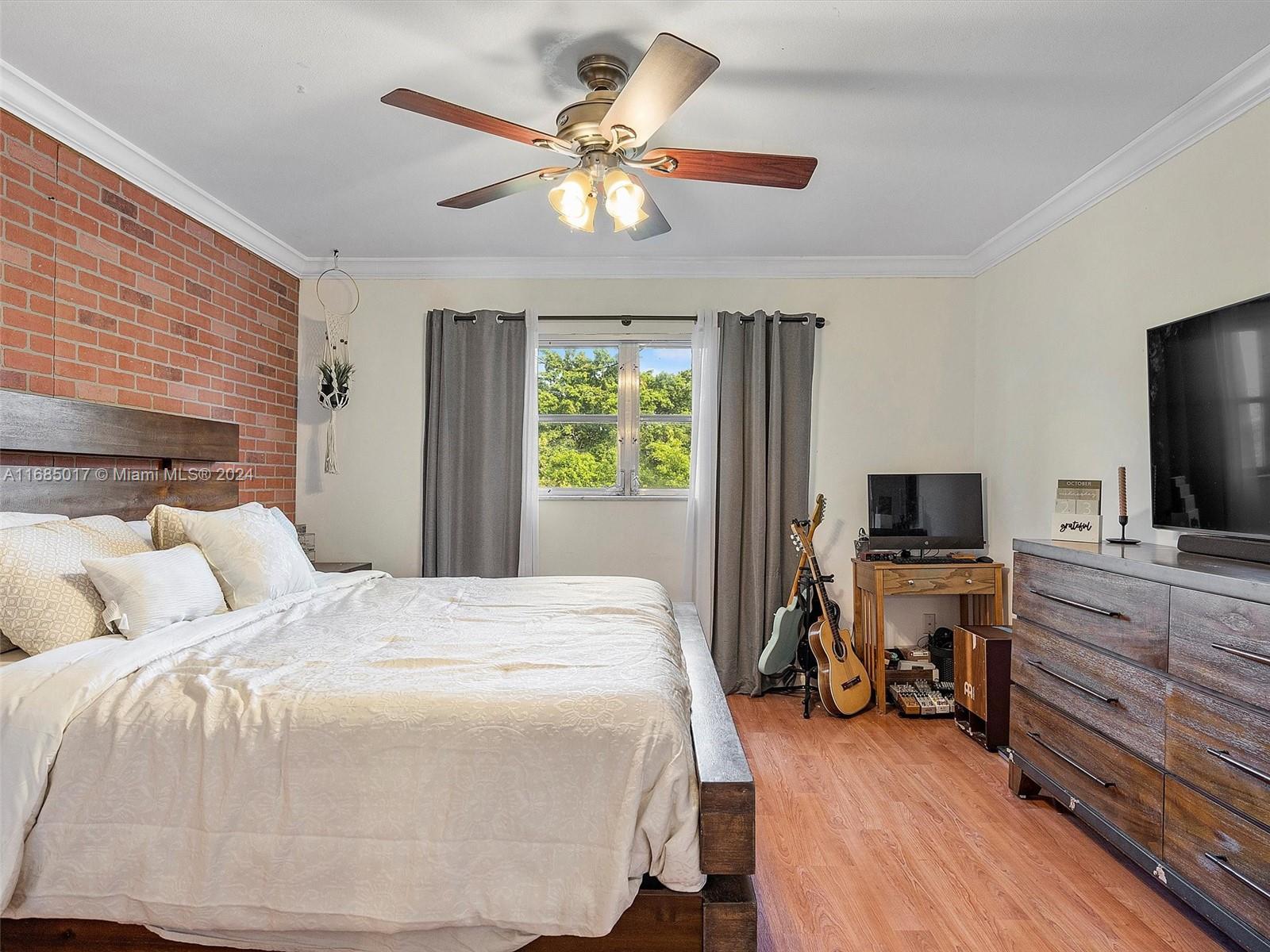 ARROWHEAD CONDO NO VIII - Residential