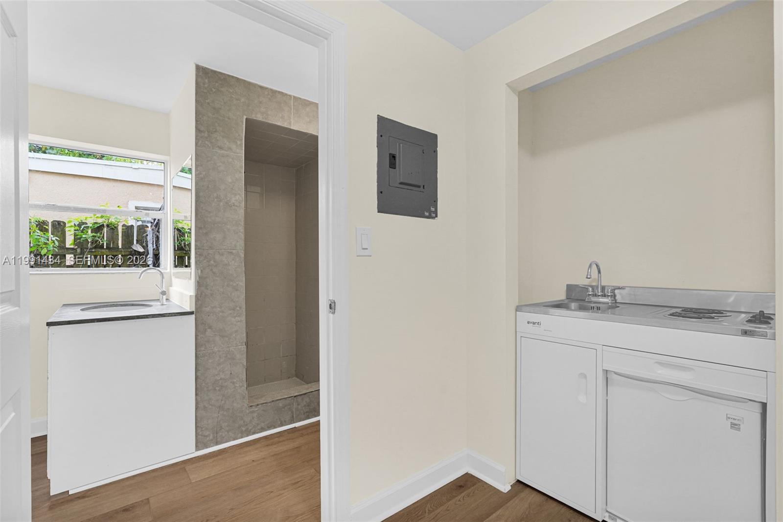 COLUMBIA PARK CORR PL - Residential Lease