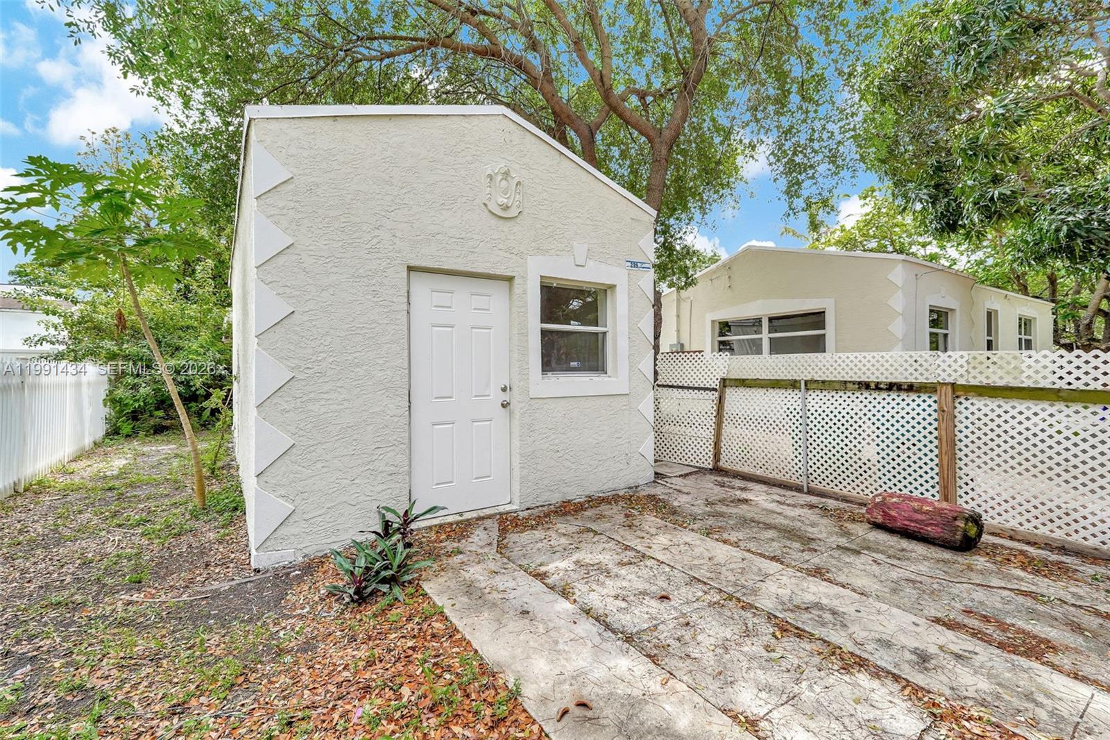 COLUMBIA PARK CORR PL - Residential Lease