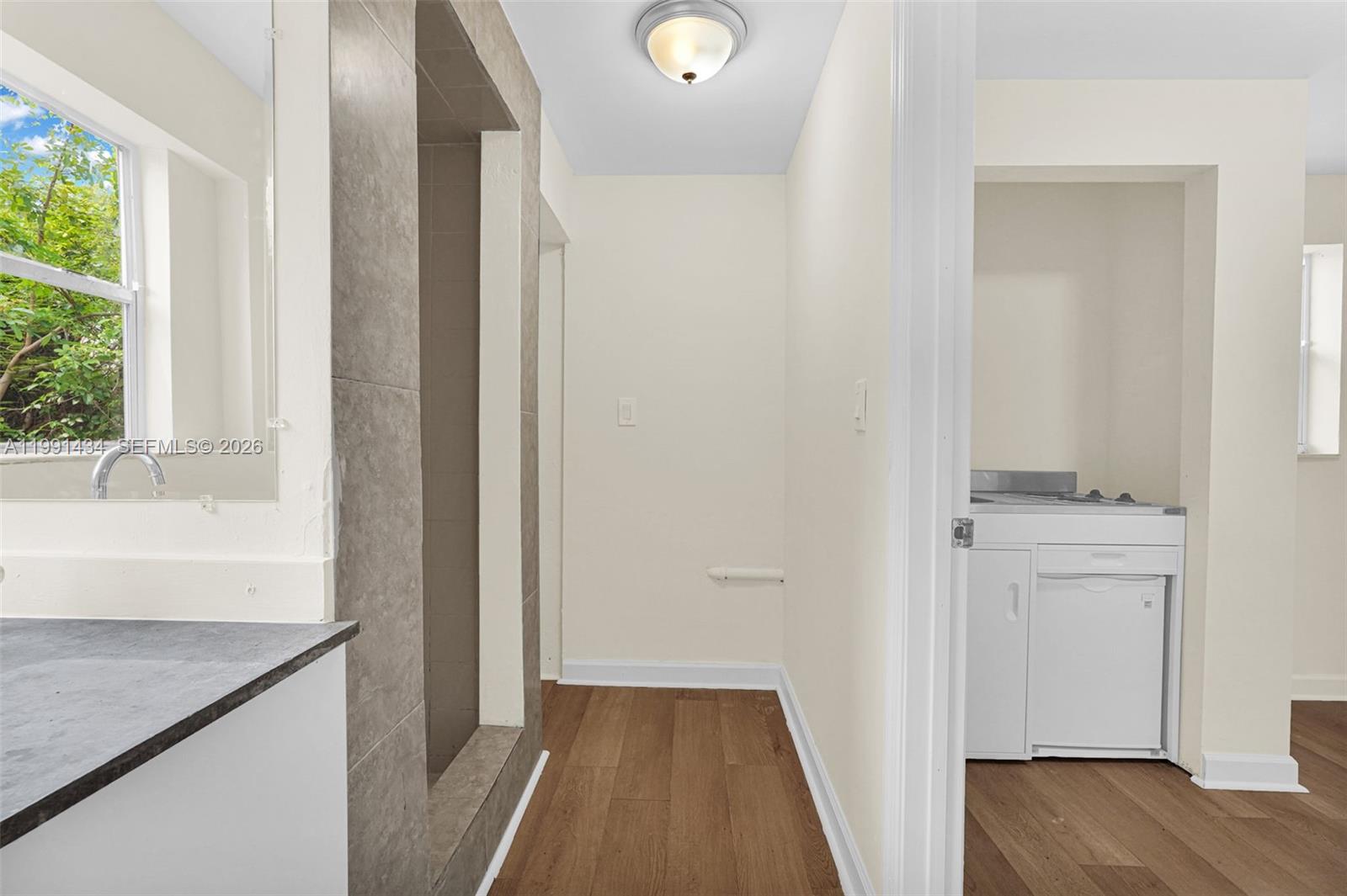 COLUMBIA PARK CORR PL - Residential Lease