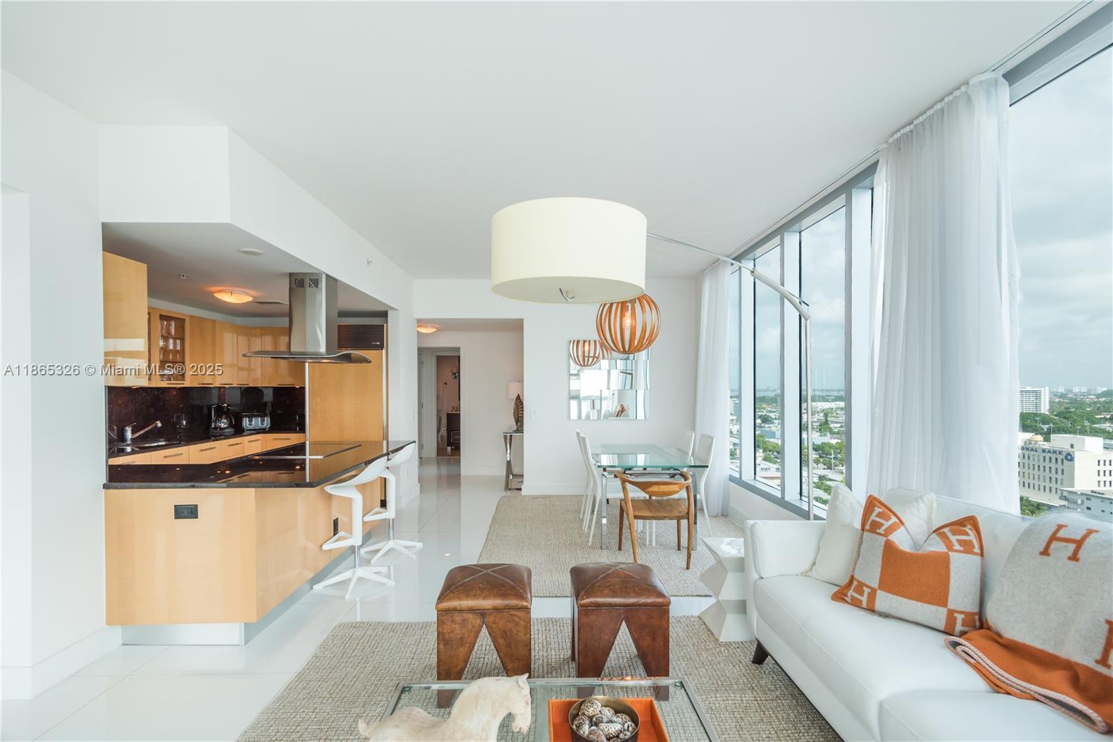 6899 Collins Ave 1605