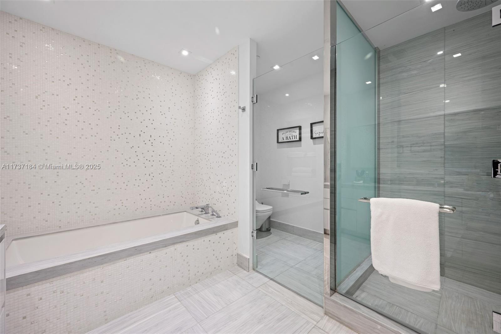 JADE SIGNATURE CONDO - Residential Lease