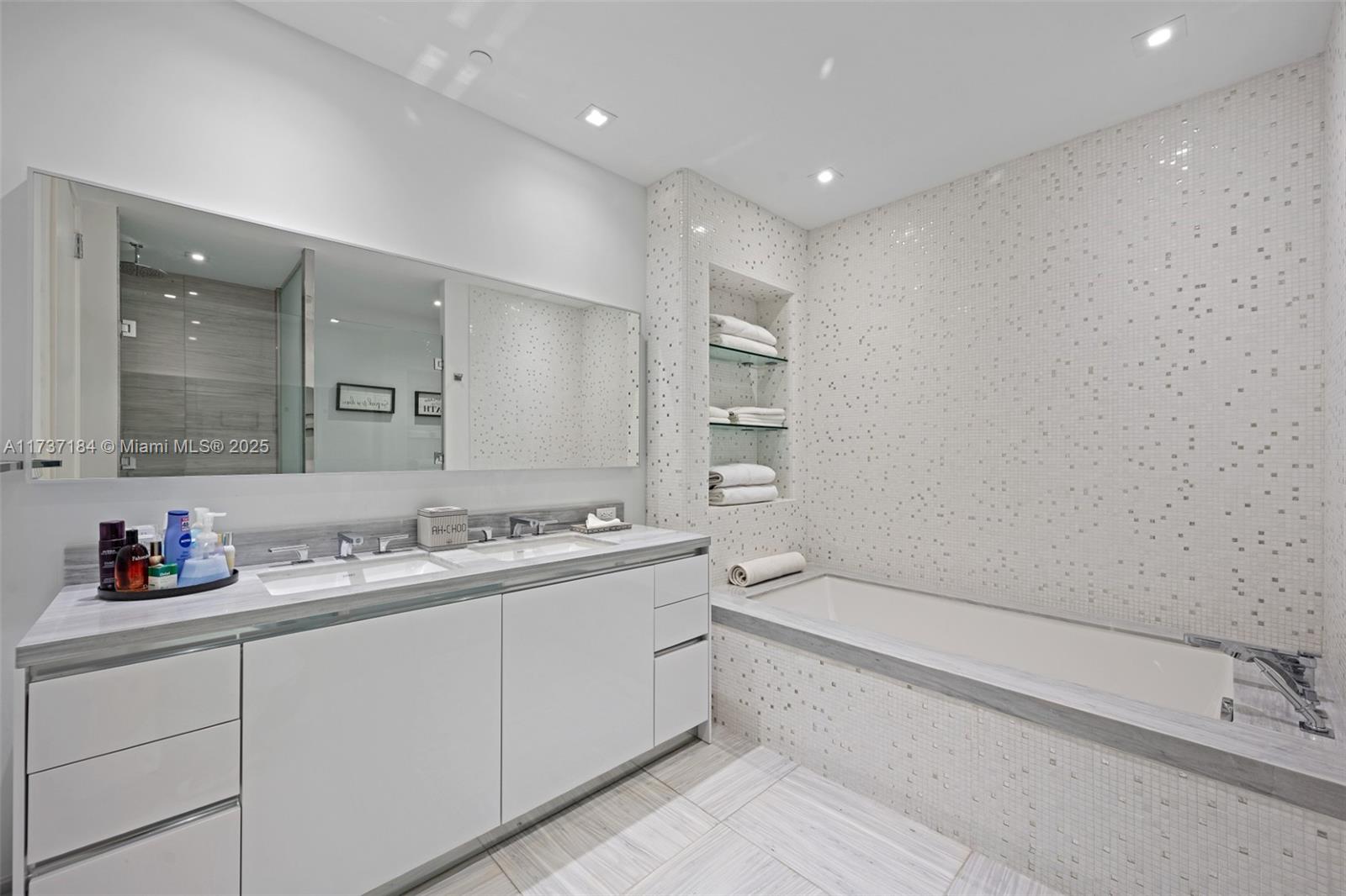 JADE SIGNATURE CONDO - Residential Lease