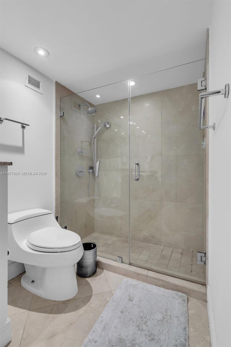 TOWERS OF KEY BISCAYNE CO - Residential