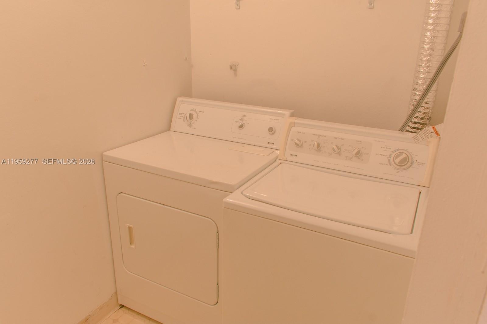 MIRASSOU CONDO - Residential Lease