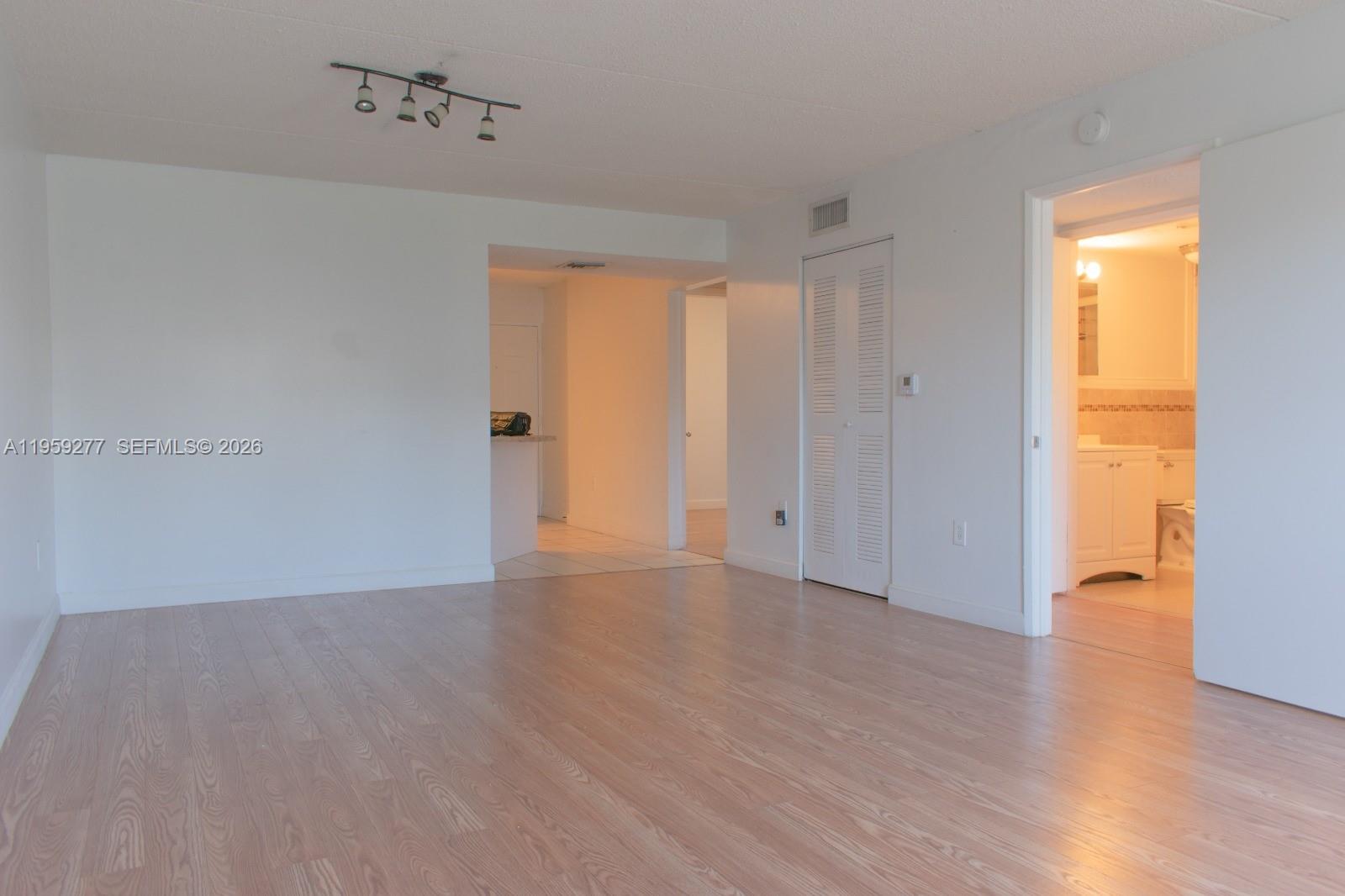 MIRASSOU CONDO - Residential Lease