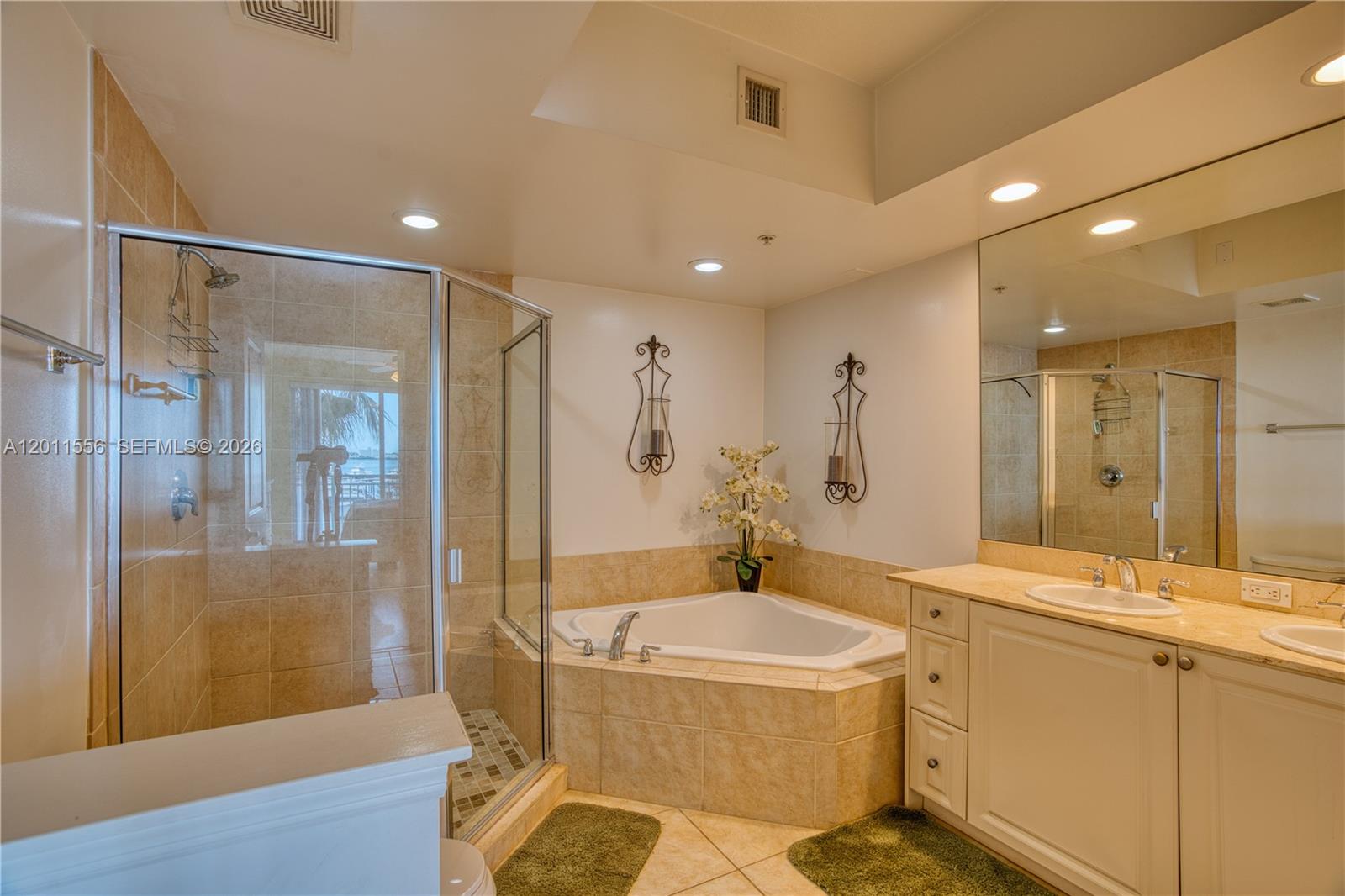 HARBORAGE YACHT CONDO - Residential