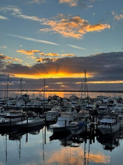 HARBORAGE YACHT CONDO - Residential