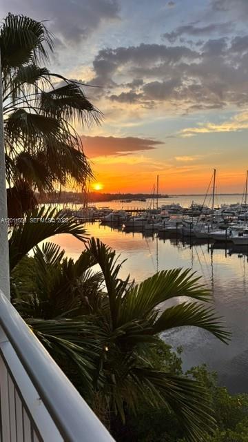 HARBORAGE YACHT CONDO - Residential