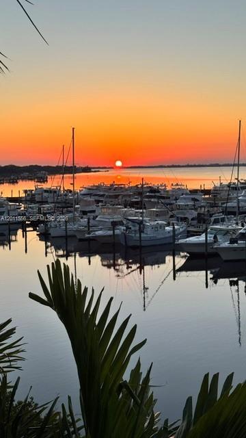 HARBORAGE YACHT CONDO - Residential