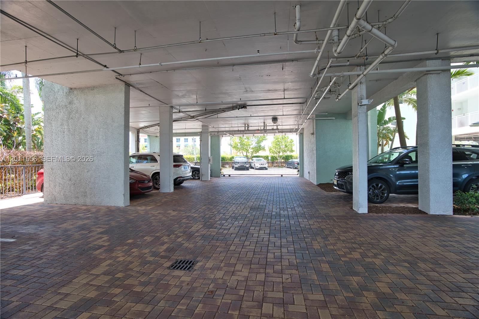 HARBORAGE YACHT CONDO - Residential