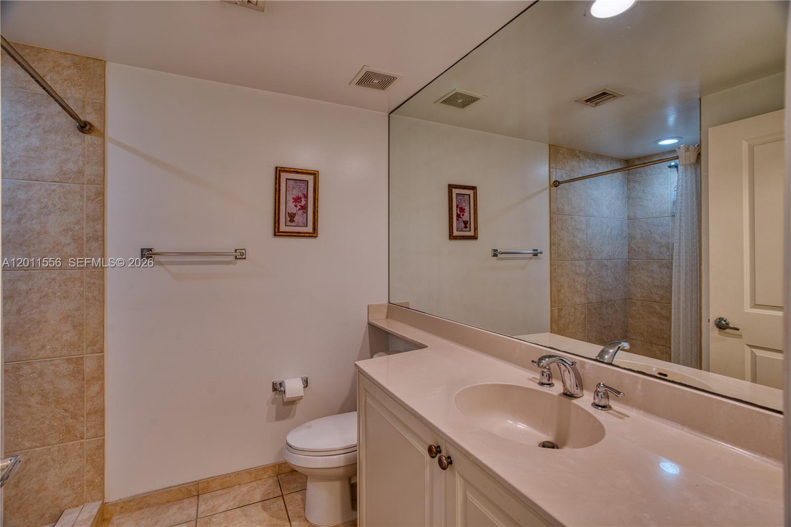 HARBORAGE YACHT CONDO - Residential