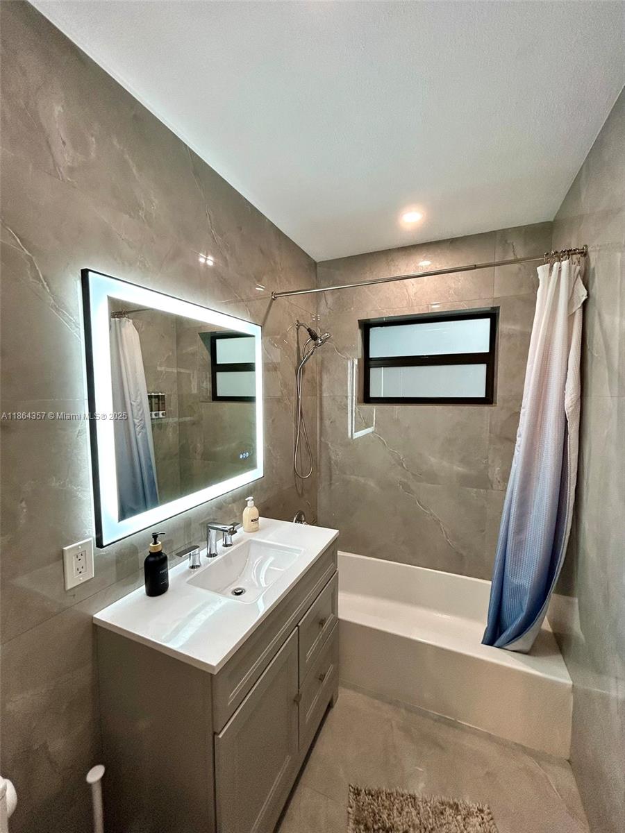 OAK RIDGE PARK AMEN PLAT - Residential Lease