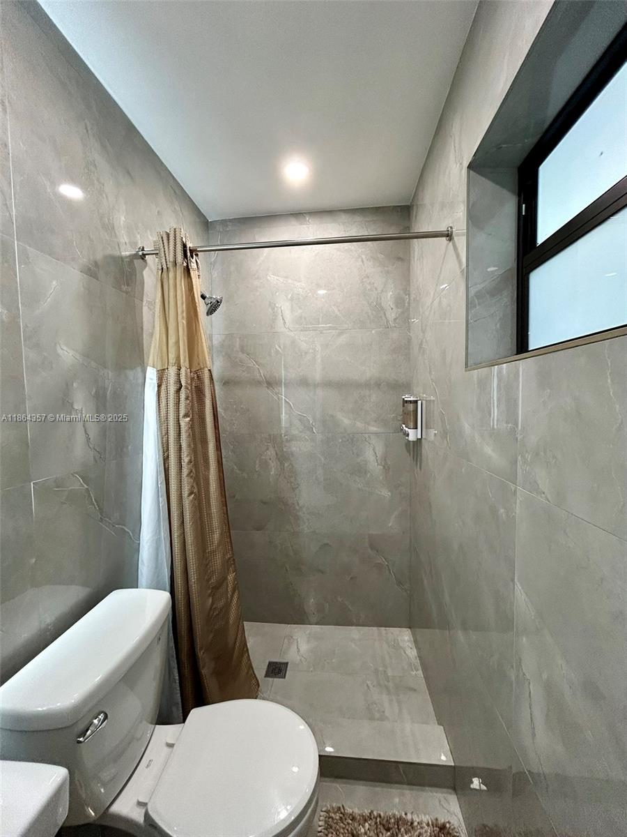 OAK RIDGE PARK AMEN PLAT - Residential Lease