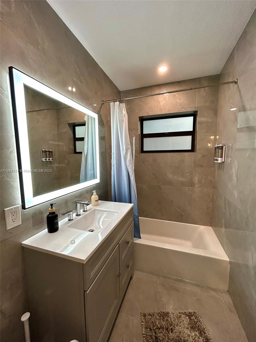 OAK RIDGE PARK AMEN PLAT - Residential Lease