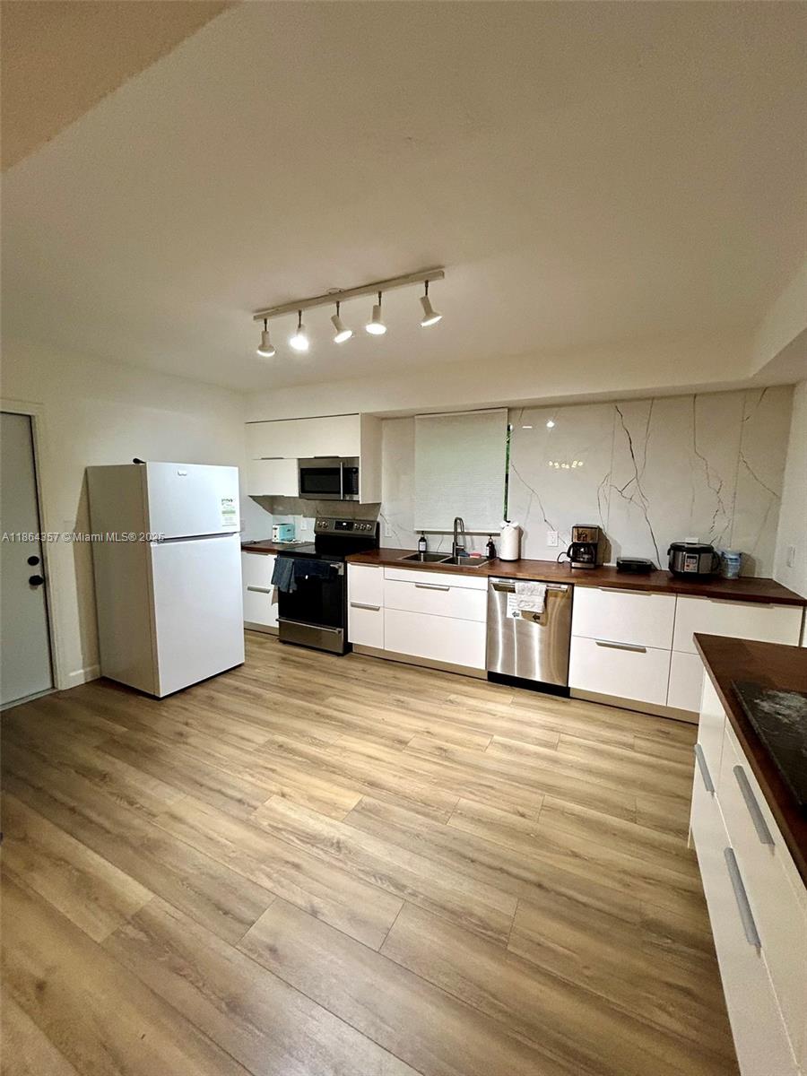 OAK RIDGE PARK AMEN PLAT - Residential Lease