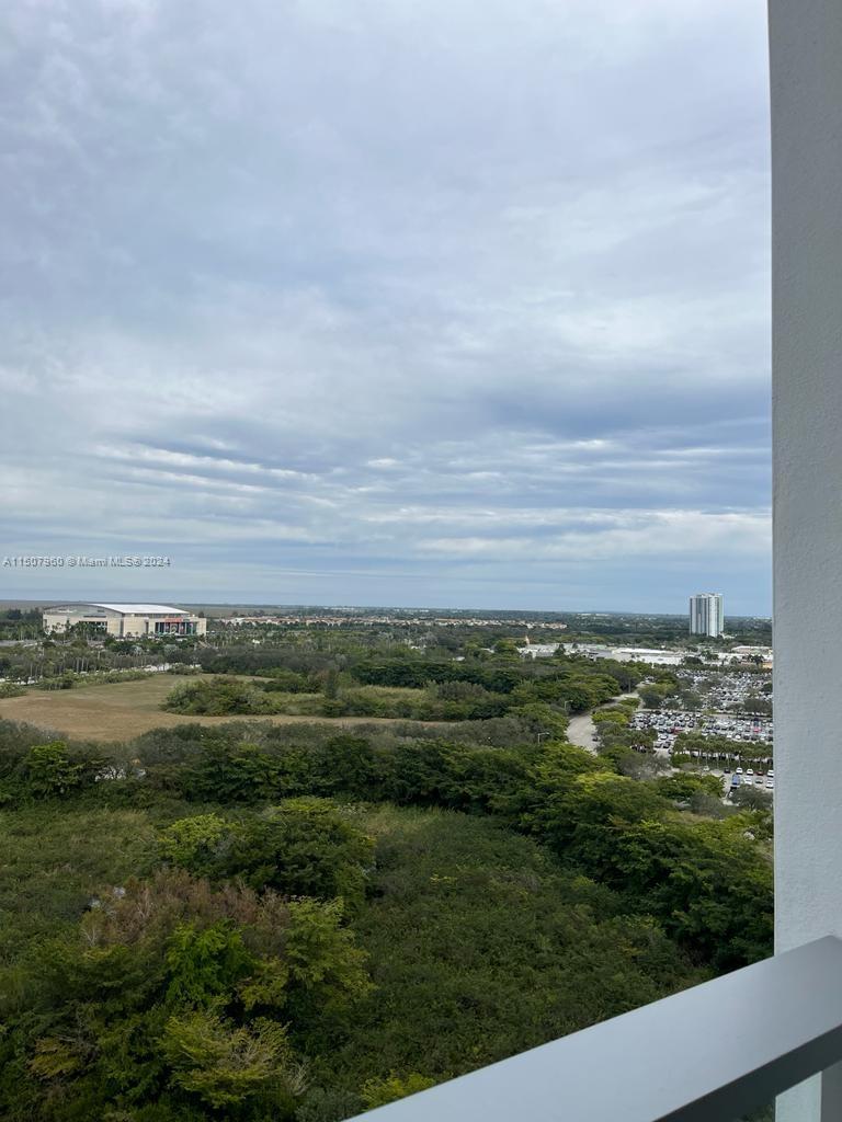 METROPICA NORTH TOWER ONE - Residential