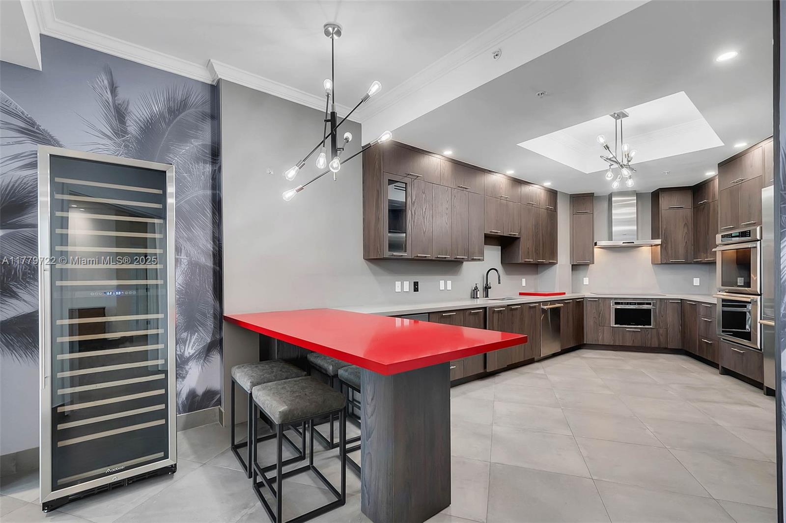 848 Brickell Key Dr 301