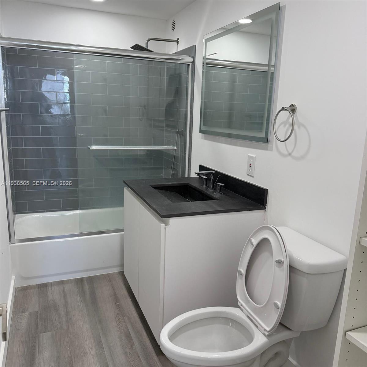 BAY PARK TOWERS CONDO - Residential Lease