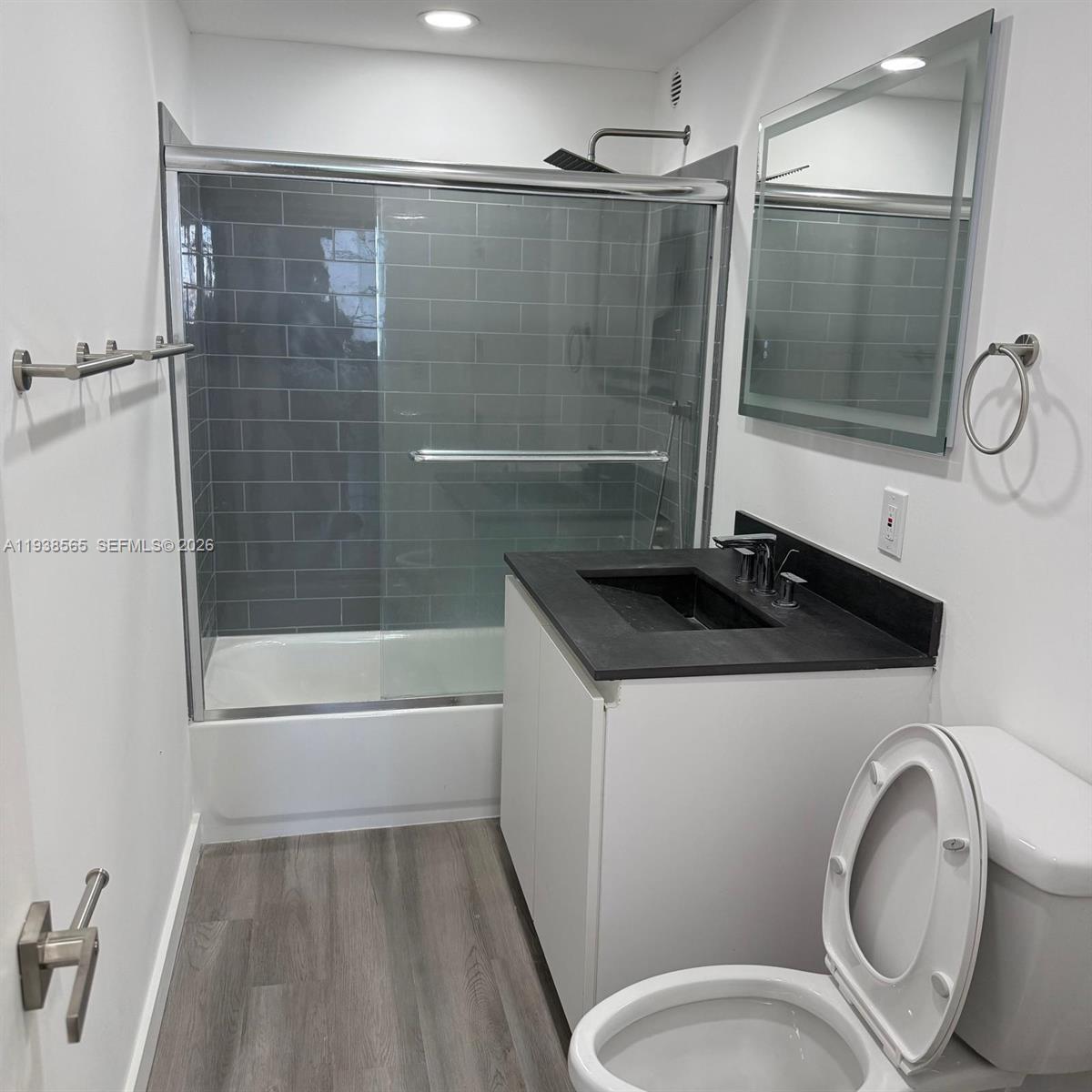 BAY PARK TOWERS CONDO - Residential Lease