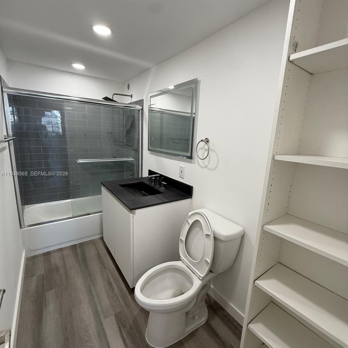 BAY PARK TOWERS CONDO - Residential Lease