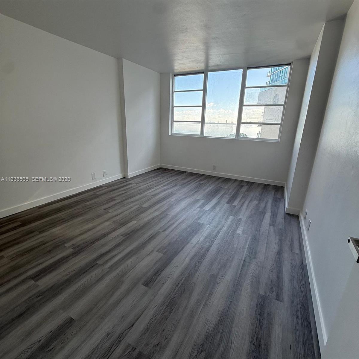 BAY PARK TOWERS CONDO - Residential Lease
