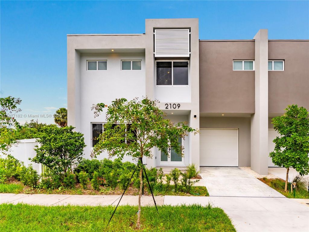 Photo of 2107 SW 18th Ave, Fort Lauderdale, FL 33315 (MLS # A11827182)