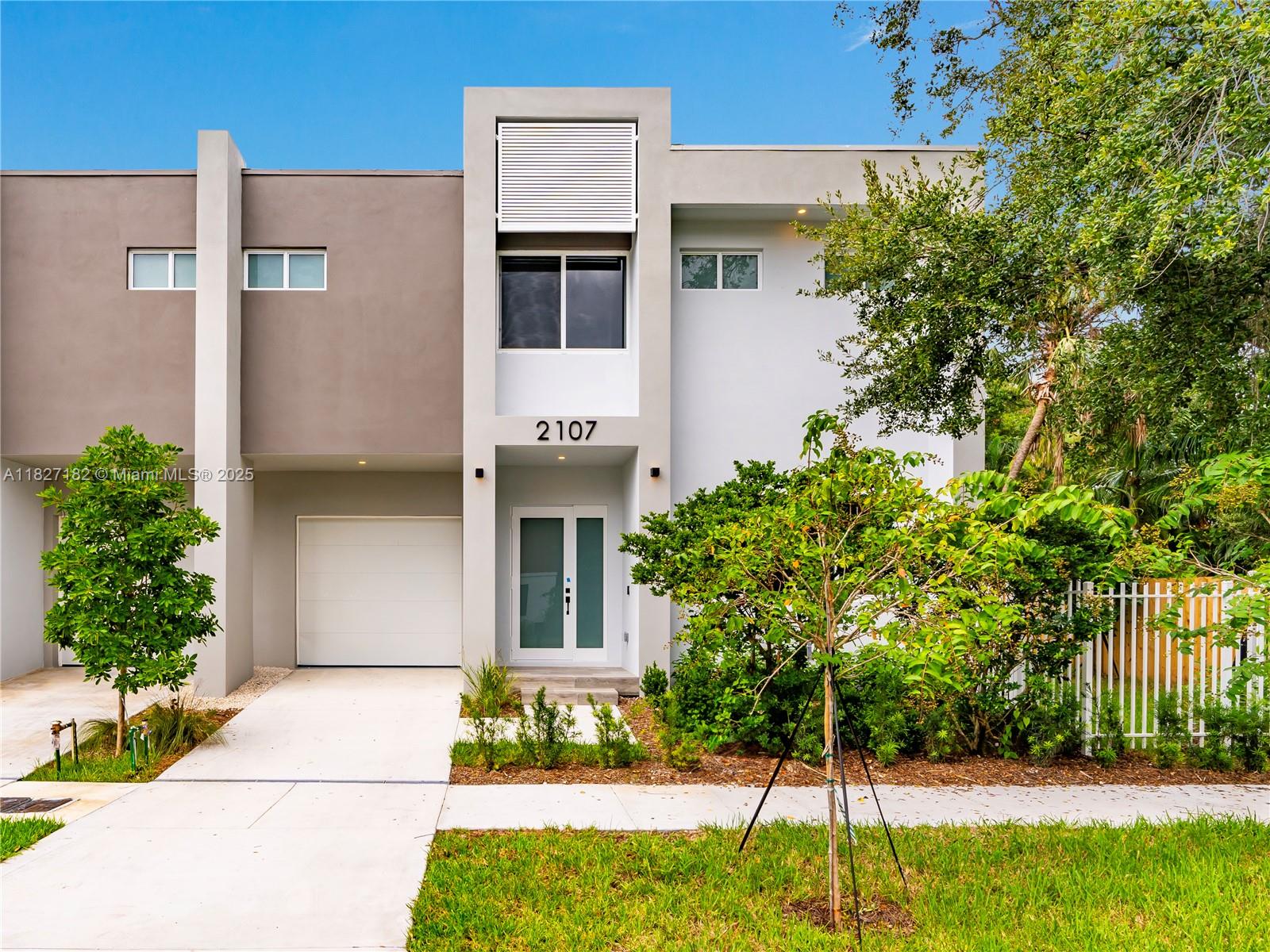 2107 SW 18th Ave