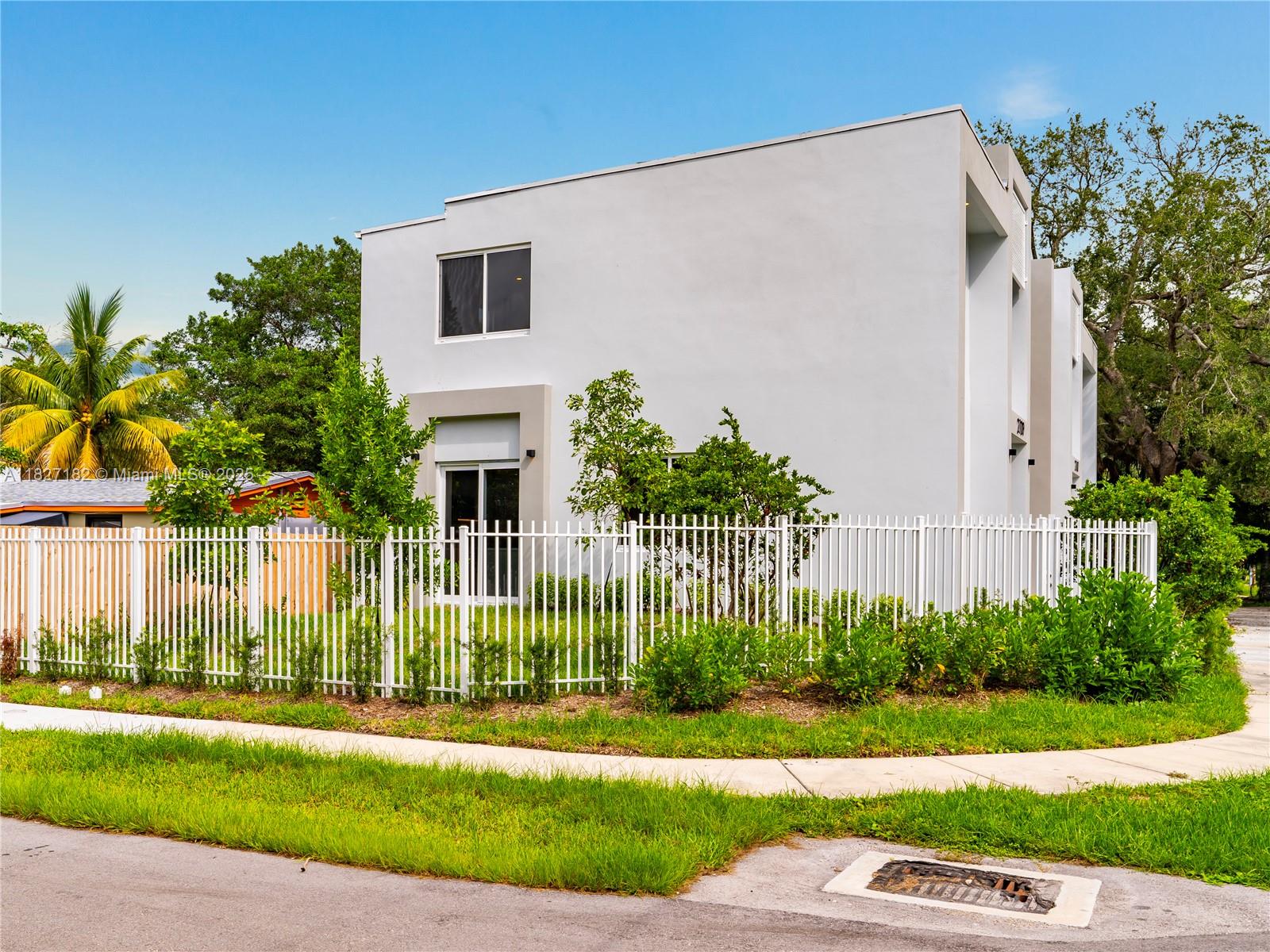 OSCEOLA PARK - Residential Income