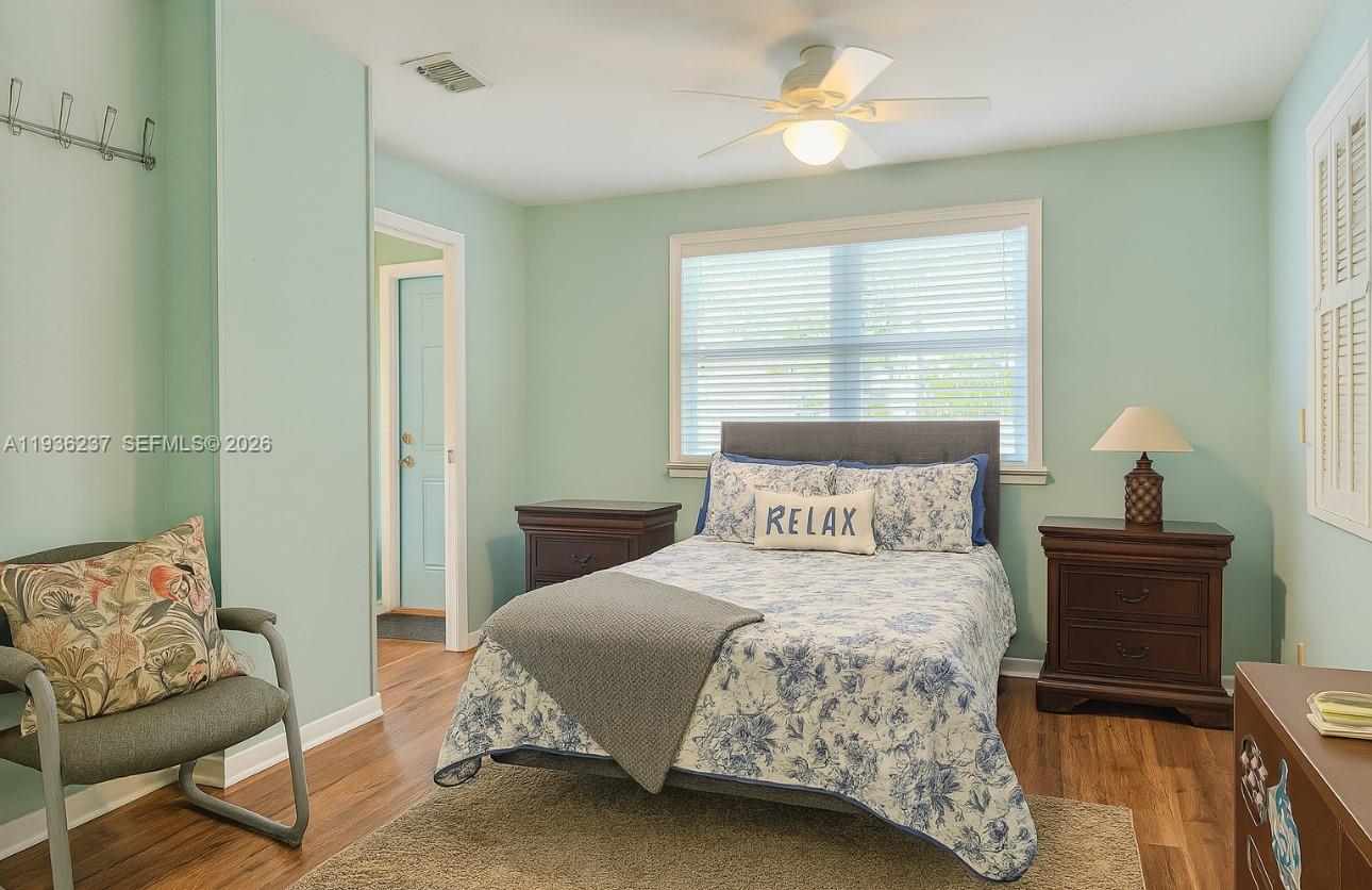 715 E Caribbean Dr E