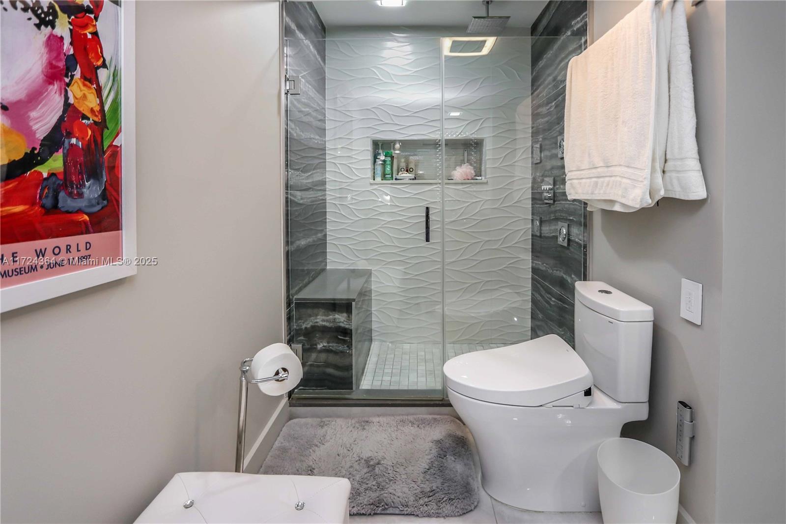SUMMIT CONDO - Residential