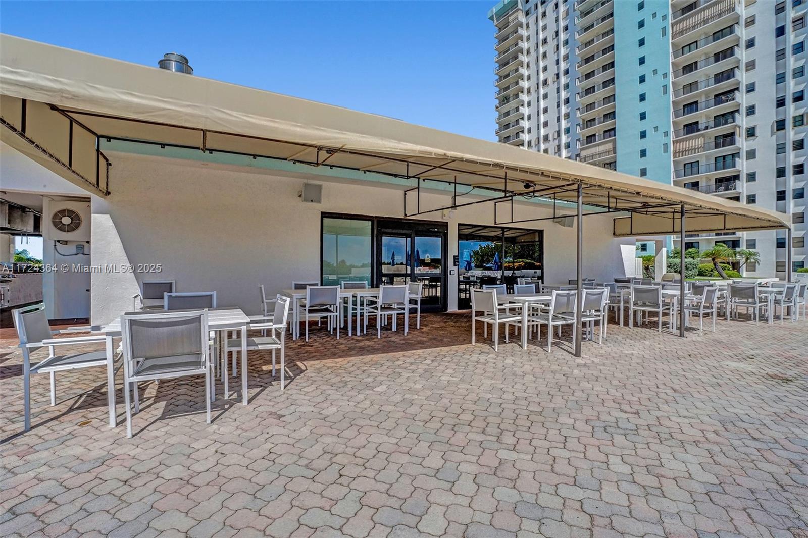 SUMMIT CONDO - Residential