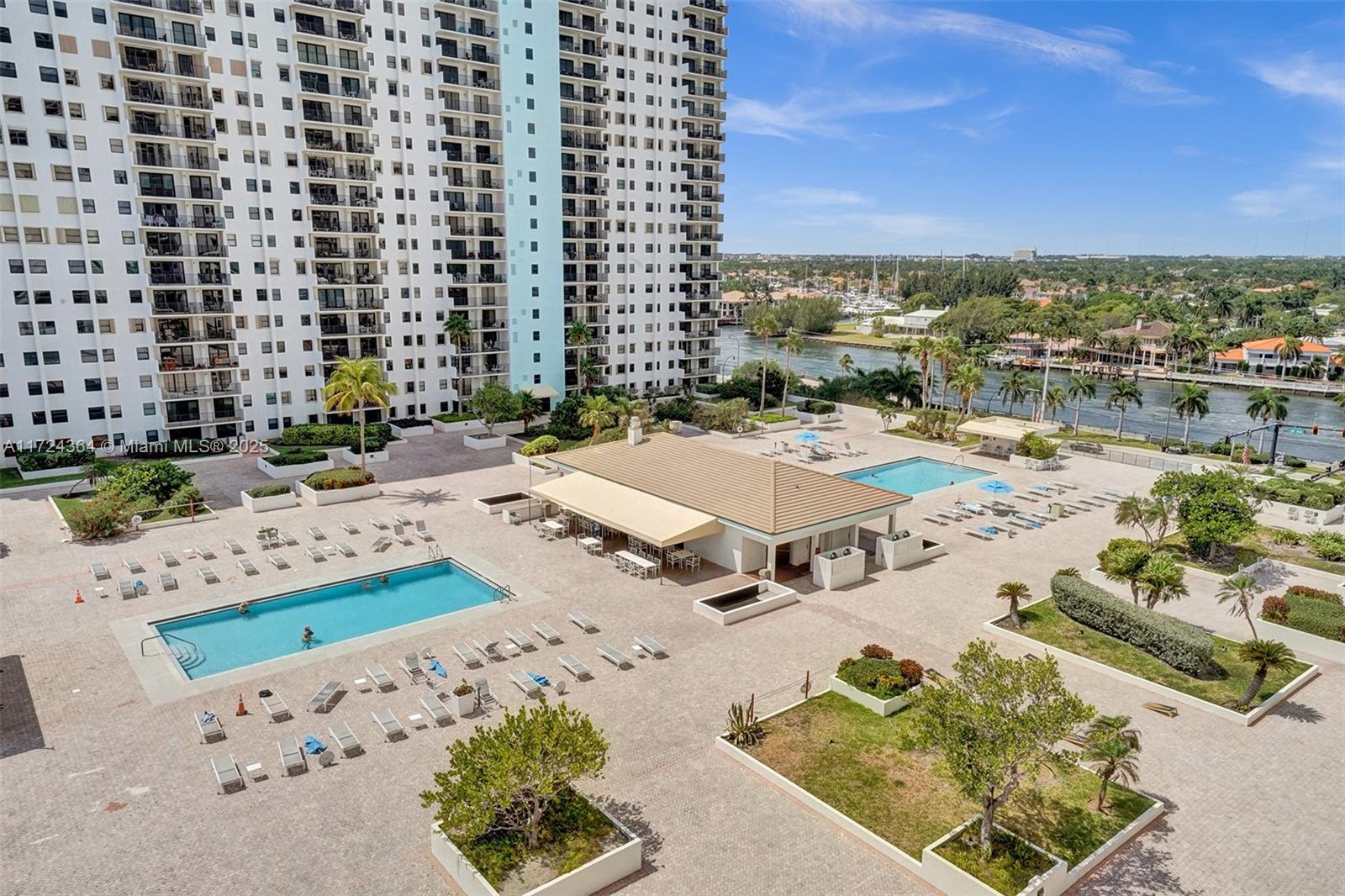 SUMMIT CONDO - Residential