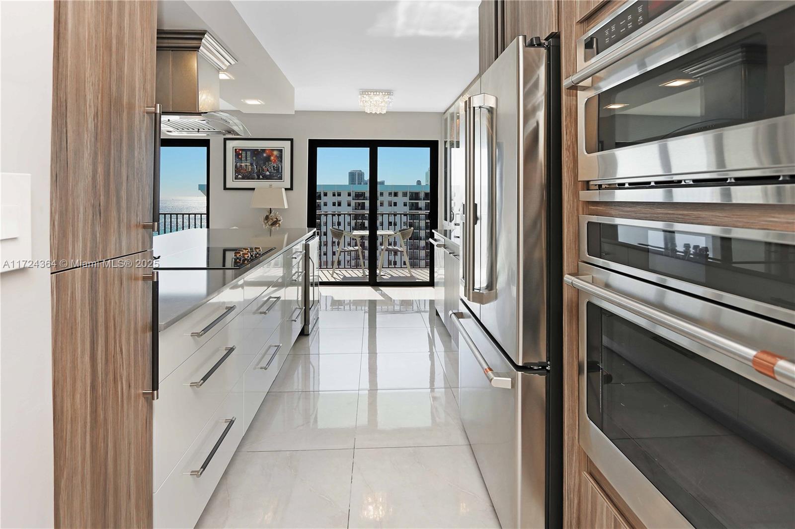 SUMMIT CONDO - Residential