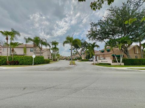 Townhouse in Coral Springs FL 1674 Cypress Pointe Dr Dr 33.jpg