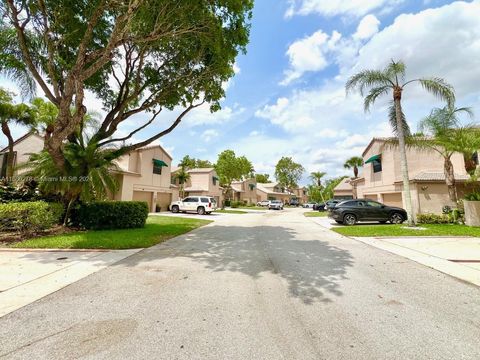Townhouse in Coral Springs FL 1674 Cypress Pointe Dr Dr 31.jpg